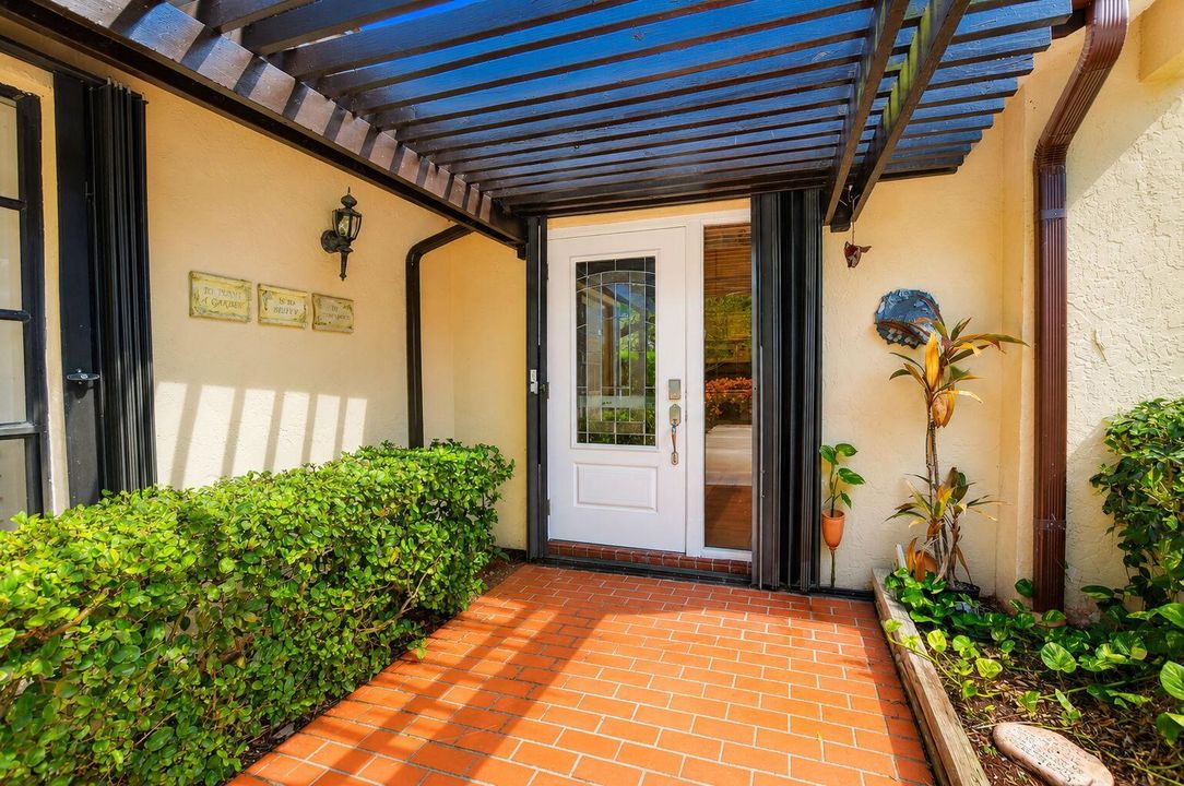 11-web-or-mls-21718 San Simeon Cir (14)