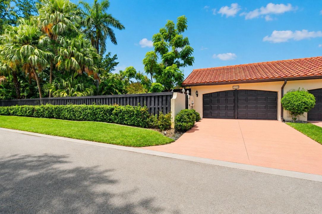 2-web-or-mls-21718 San Simeon Cir (1)