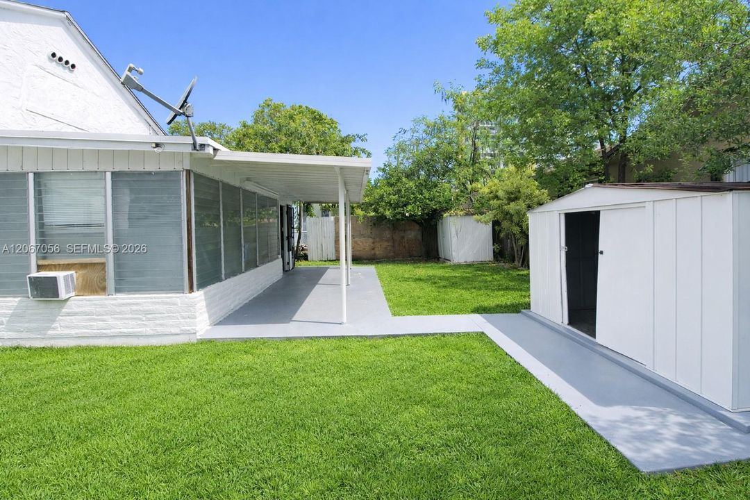For Sale: $495,000 (2 beds, 1 baths, 1114 Square Feet)