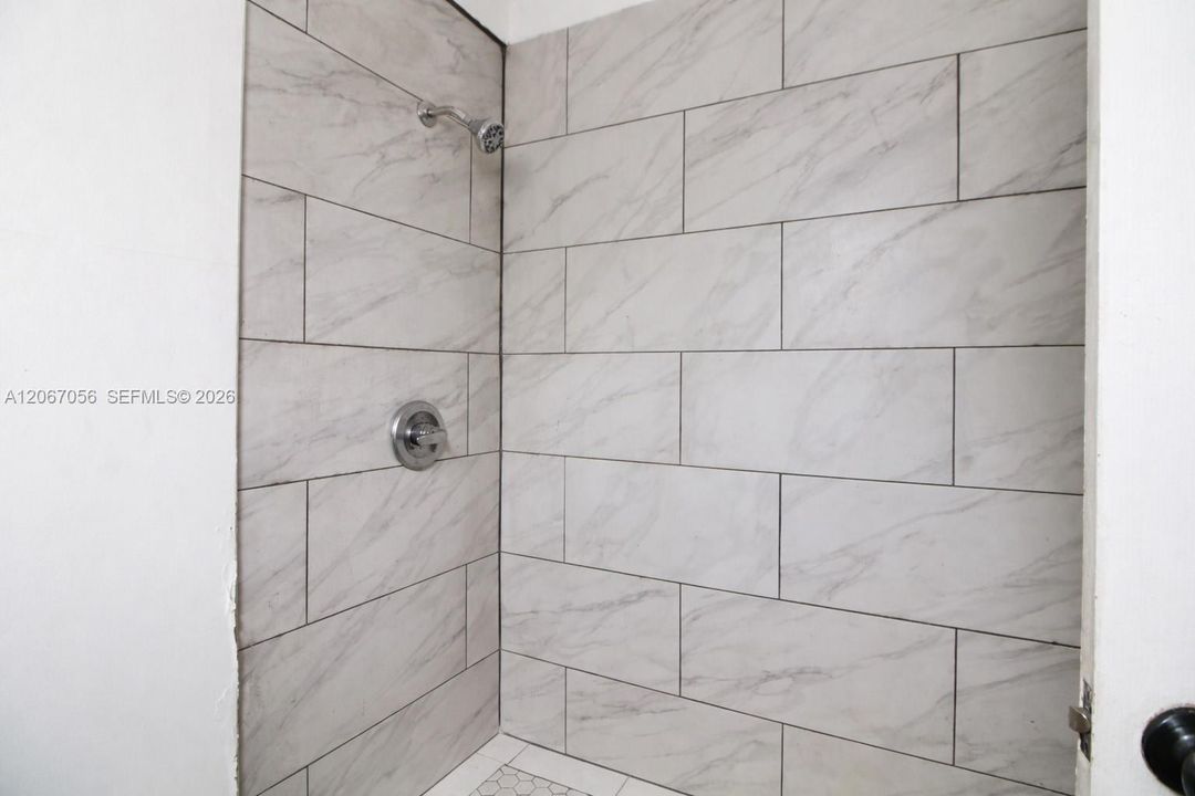For Sale: $495,000 (2 beds, 1 baths, 1114 Square Feet)