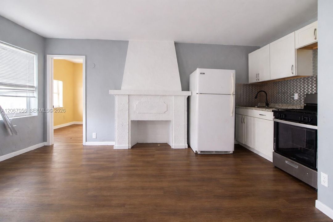 For Sale: $495,000 (2 beds, 1 baths, 1114 Square Feet)