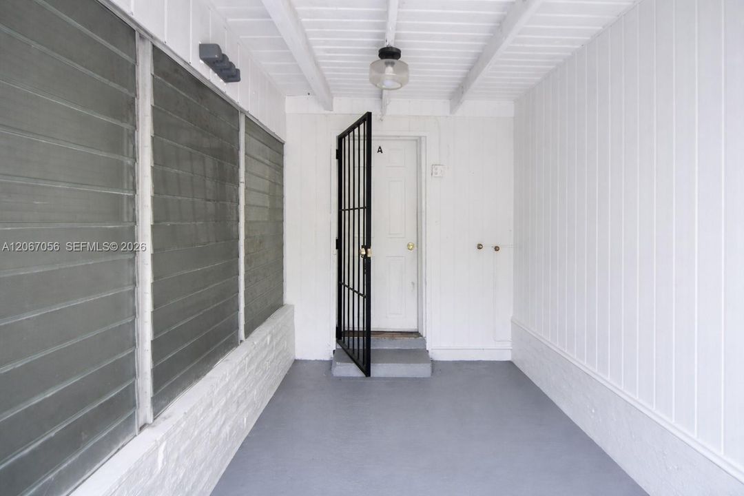 For Sale: $495,000 (2 beds, 1 baths, 1114 Square Feet)