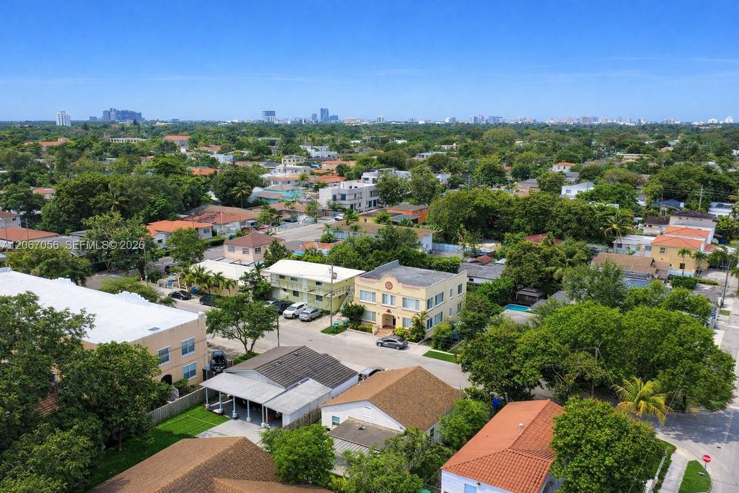 For Sale: $495,000 (2 beds, 1 baths, 1114 Square Feet)