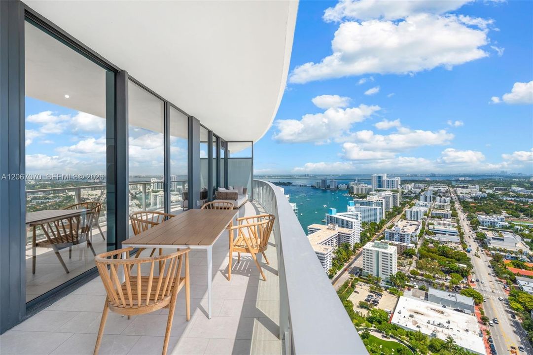 For Rent: $19,000 (2 beds, 2 baths, 1218 Square Feet)