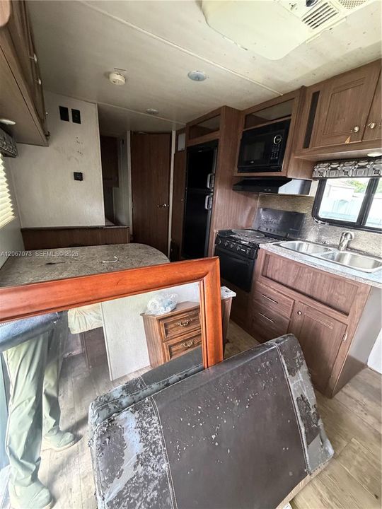 En Venta: $427,000 (3 camas, 1 baños, 858 Pies cuadrados)