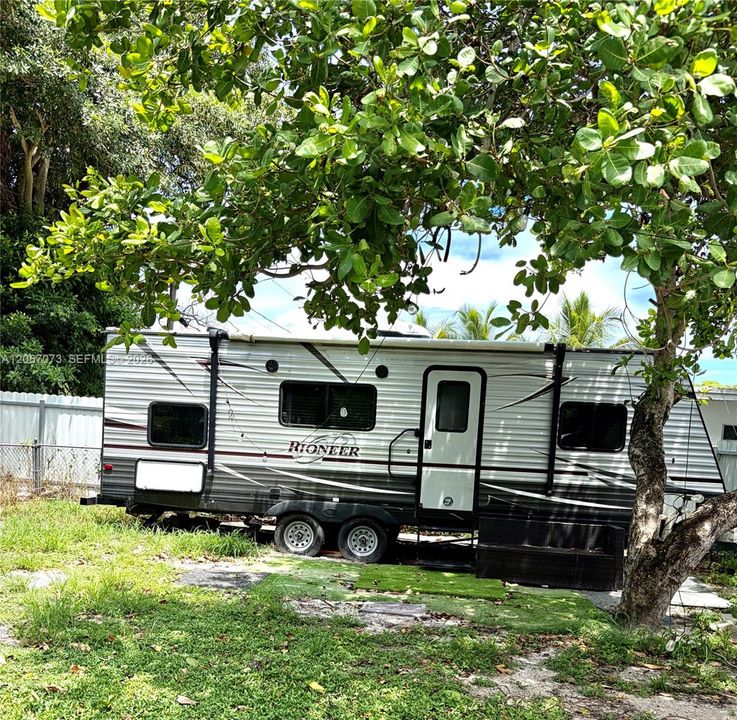 En Venta: $427,000 (3 camas, 1 baños, 858 Pies cuadrados)