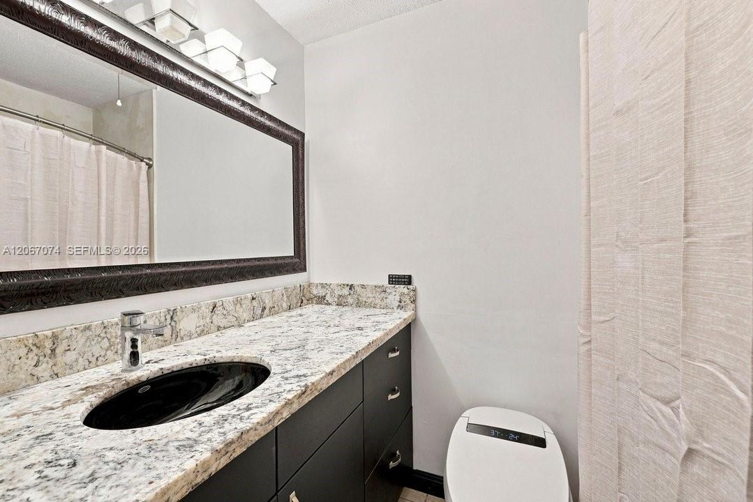 В аренду: $2,750 (2 спален, 2 ванн, 1218 Квадратных фут)