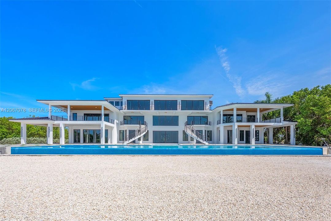 For Sale: $27,500,000 (9 beds, 9 baths, 18524 Square Feet)