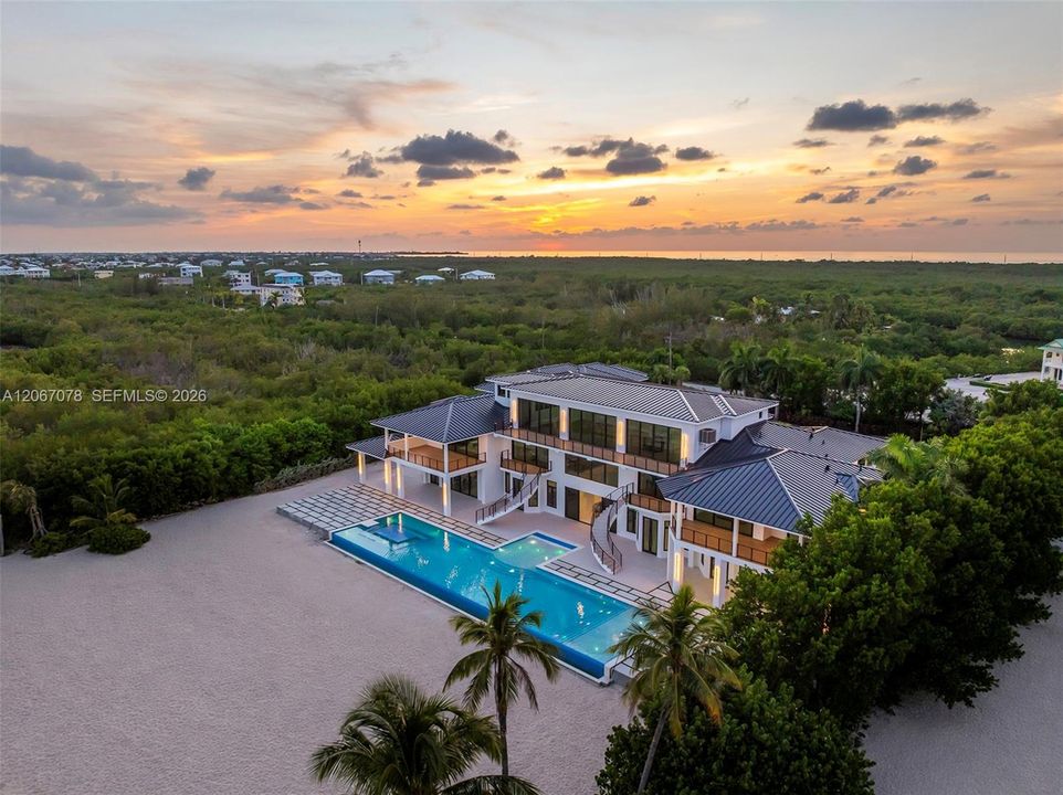 For Sale: $27,500,000 (9 beds, 9 baths, 18524 Square Feet)