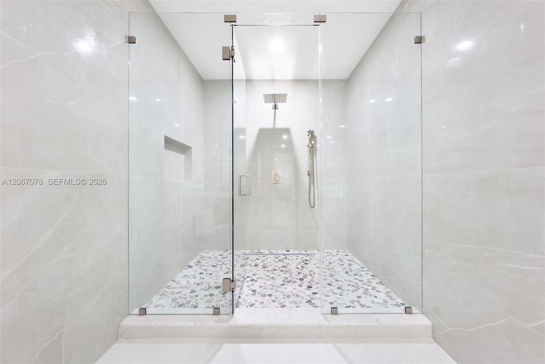 For Sale: $27,500,000 (9 beds, 9 baths, 18524 Square Feet)