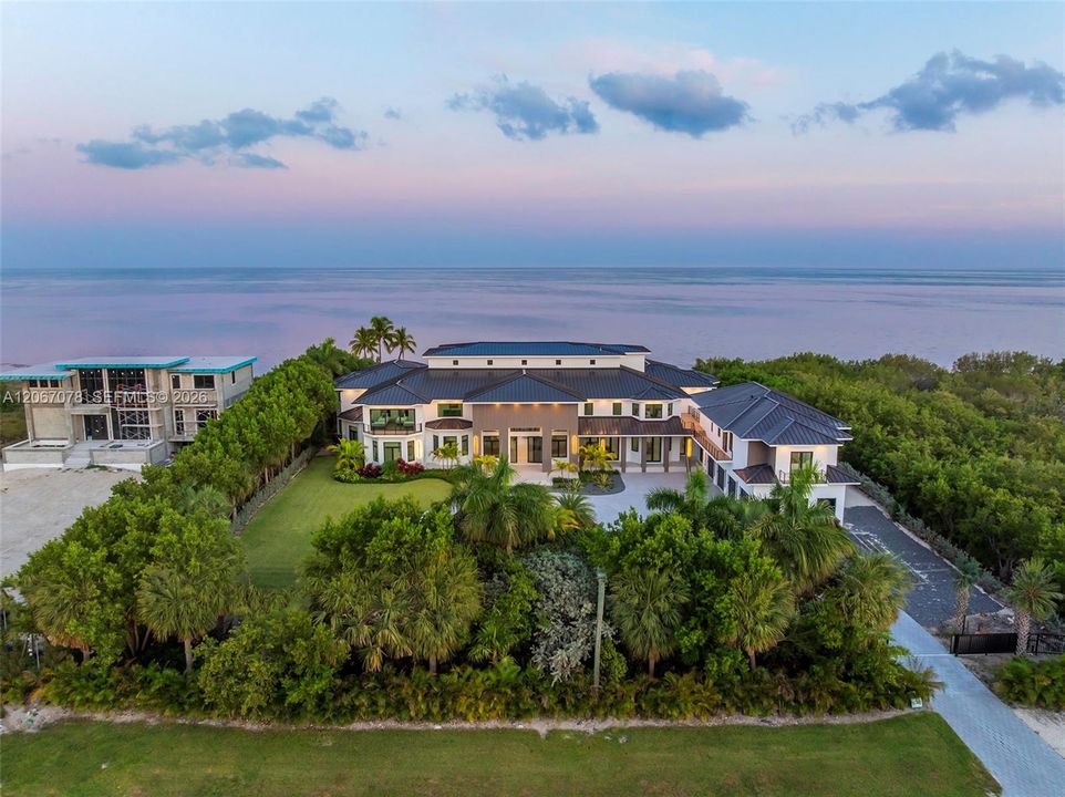 For Sale: $27,500,000 (9 beds, 9 baths, 18524 Square Feet)