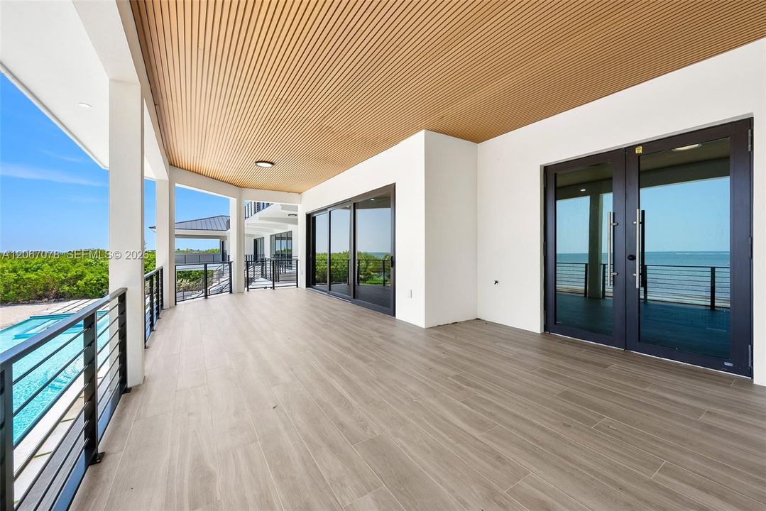 For Sale: $27,500,000 (9 beds, 9 baths, 18524 Square Feet)