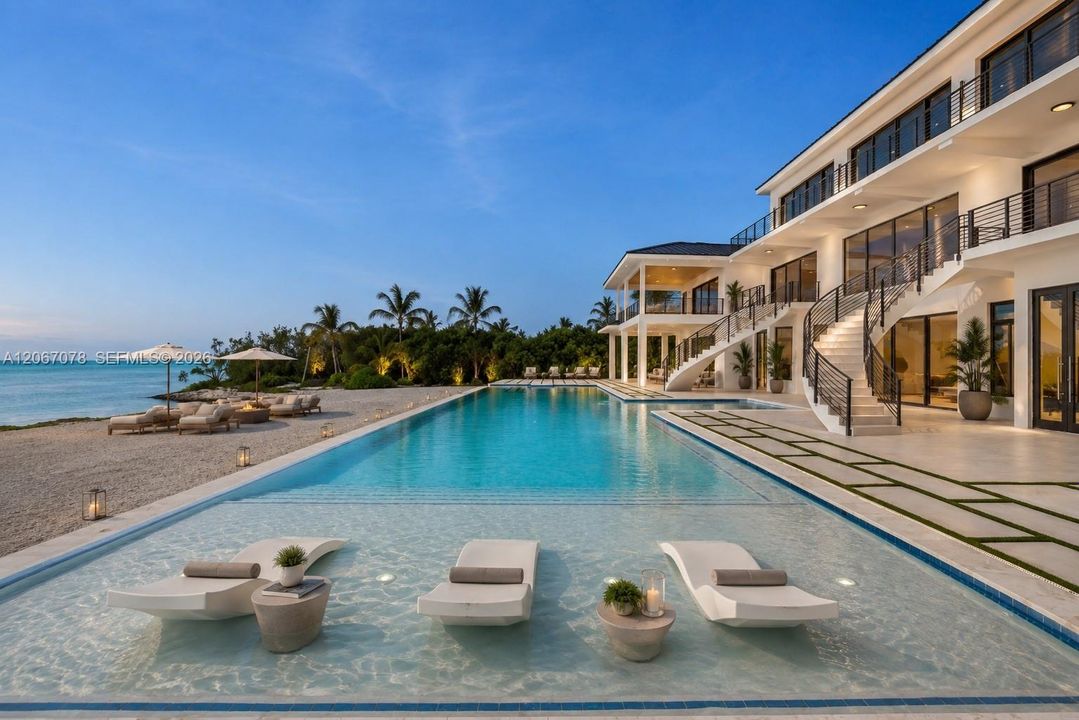 For Sale: $27,500,000 (9 beds, 9 baths, 18524 Square Feet)