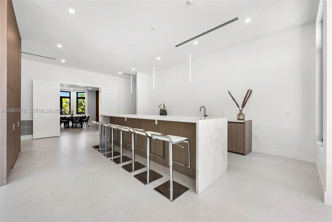For Sale: $27,500,000 (9 beds, 9 baths, 18524 Square Feet)