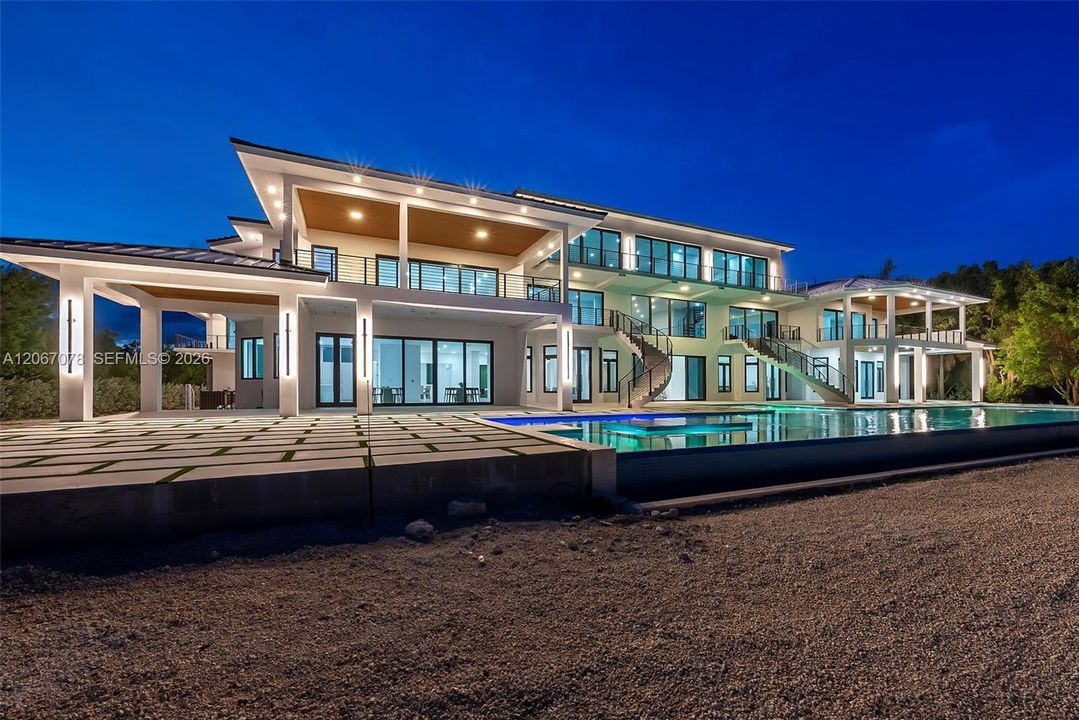 For Sale: $27,500,000 (9 beds, 9 baths, 18524 Square Feet)