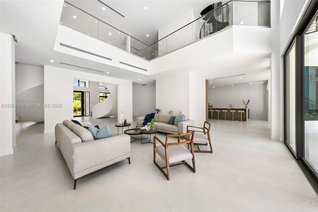For Sale: $27,500,000 (9 beds, 9 baths, 18524 Square Feet)
