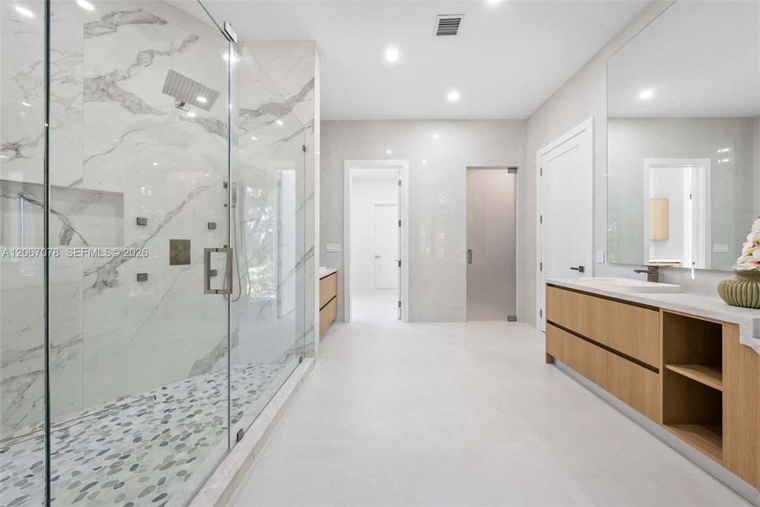 For Sale: $27,500,000 (9 beds, 9 baths, 18524 Square Feet)