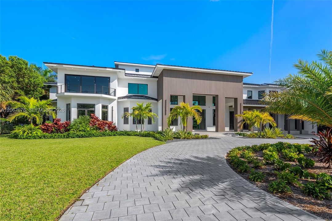 For Sale: $27,500,000 (9 beds, 9 baths, 18524 Square Feet)