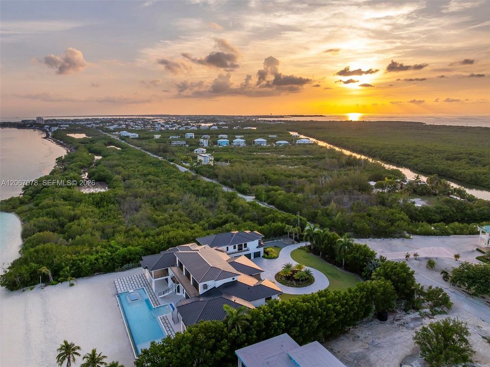 For Sale: $27,500,000 (9 beds, 9 baths, 18524 Square Feet)