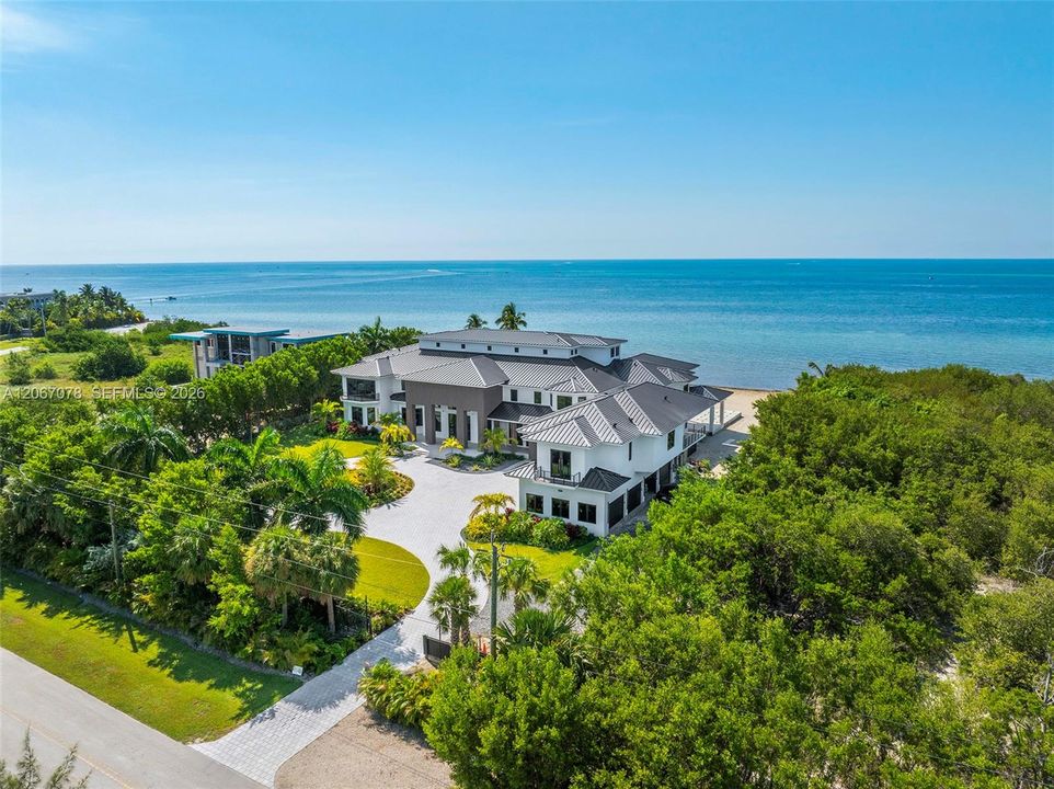 For Sale: $27,500,000 (9 beds, 9 baths, 18524 Square Feet)