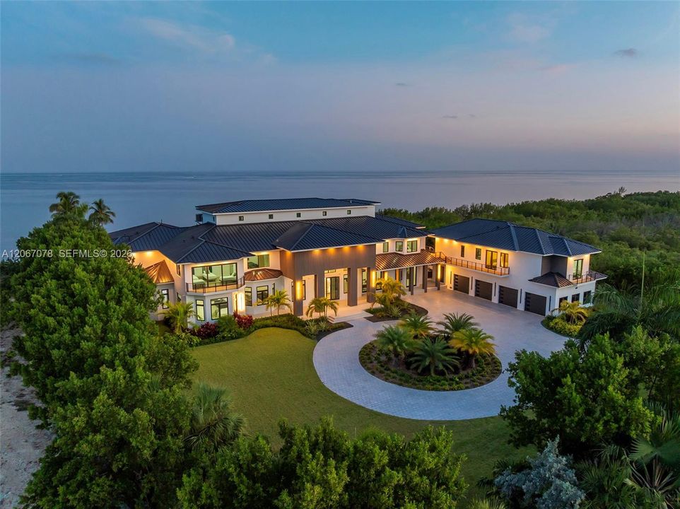 For Sale: $27,500,000 (9 beds, 9 baths, 18524 Square Feet)