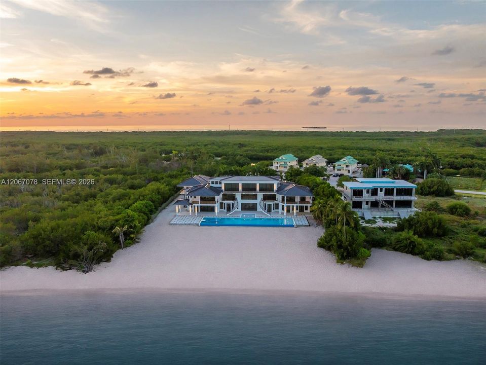 For Sale: $27,500,000 (9 beds, 9 baths, 18524 Square Feet)