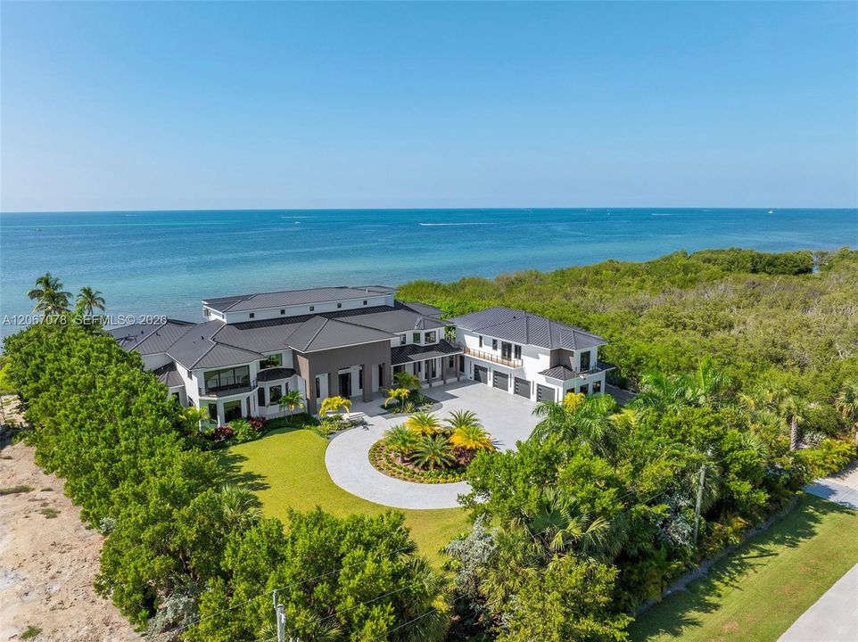 For Sale: $27,500,000 (9 beds, 9 baths, 18524 Square Feet)