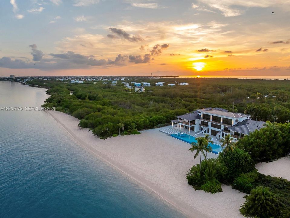 For Sale: $27,500,000 (9 beds, 9 baths, 18524 Square Feet)