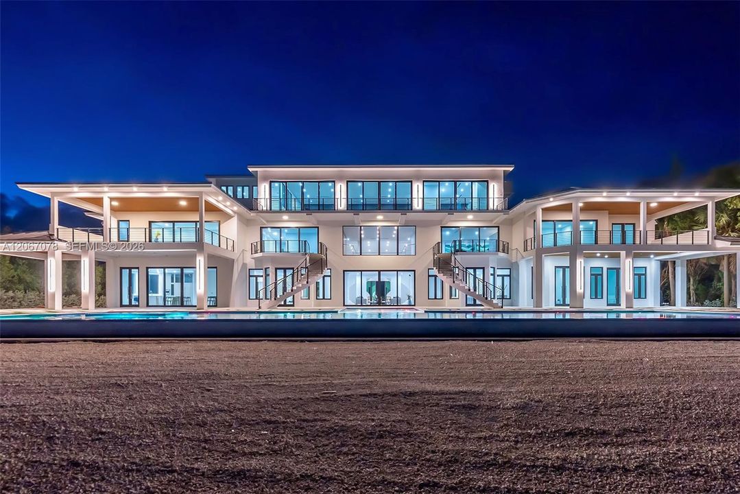 For Sale: $27,500,000 (9 beds, 9 baths, 18524 Square Feet)
