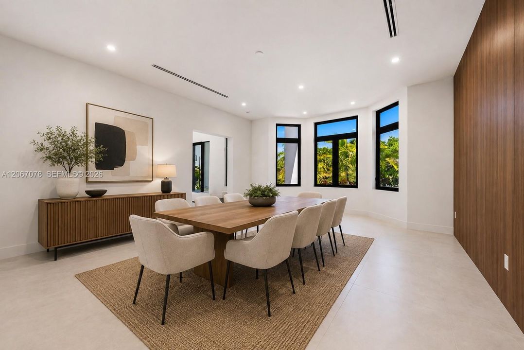 For Sale: $27,500,000 (9 beds, 9 baths, 18524 Square Feet)