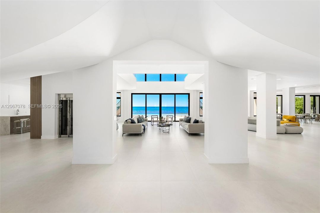For Sale: $27,500,000 (9 beds, 9 baths, 18524 Square Feet)