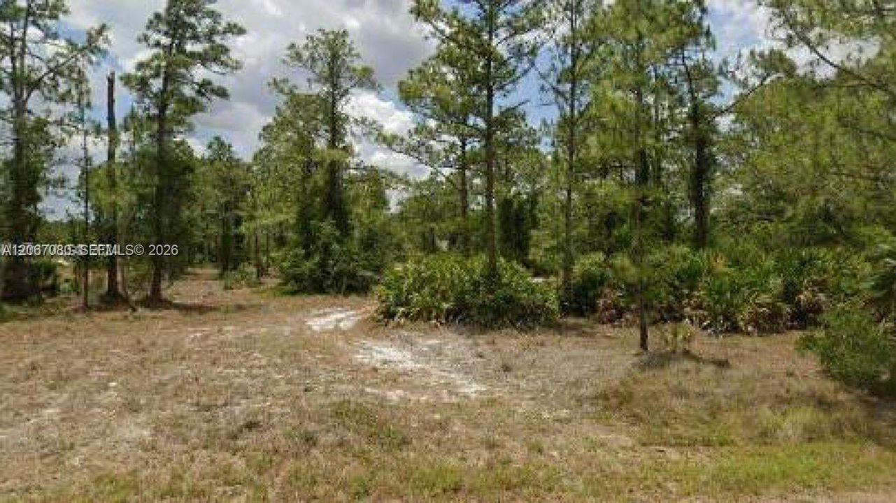 На продажу: $30,000 (0.50 acres)