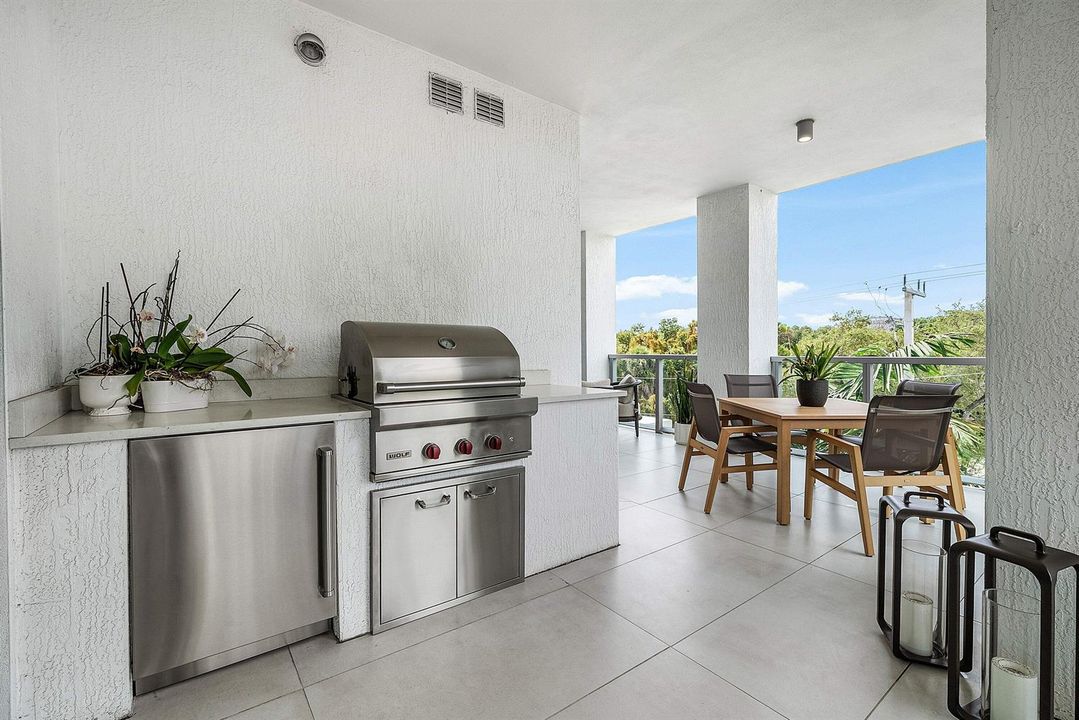 Outdoor Kitchen