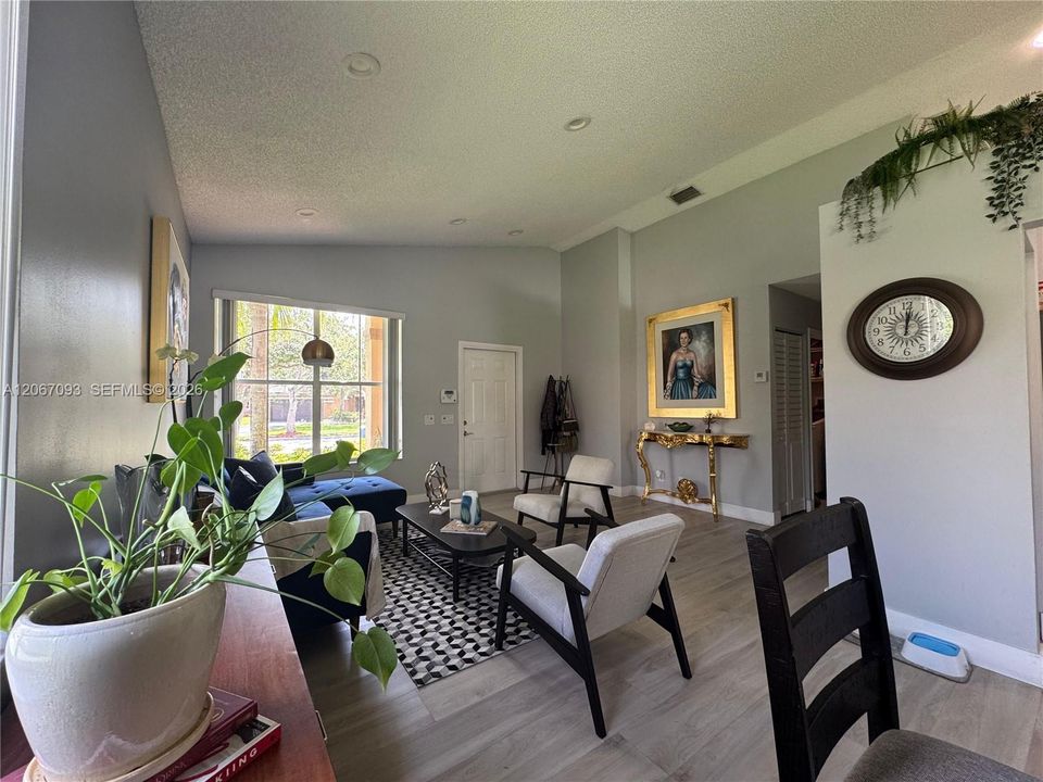 For Rent: $4,100 (3 beds, 2 baths, 1440 Square Feet)