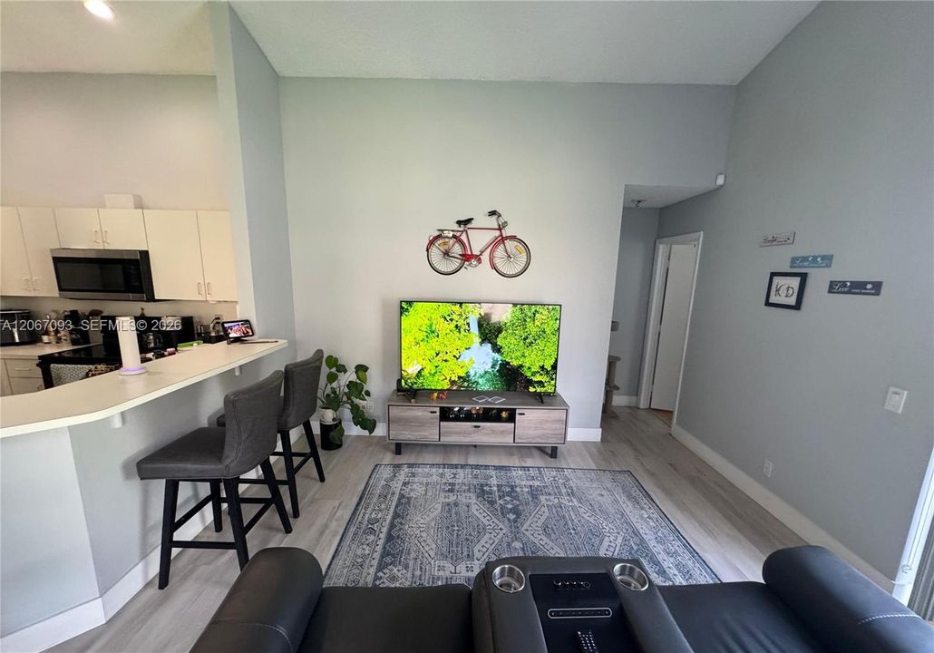 For Rent: $4,100 (3 beds, 2 baths, 1440 Square Feet)