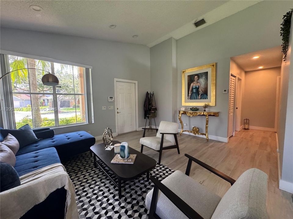 For Rent: $4,100 (3 beds, 2 baths, 1440 Square Feet)