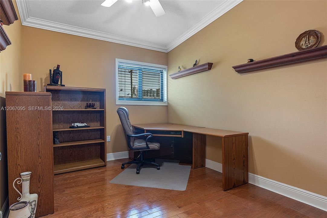 For Sale: $870,000 (3 beds, 2 baths, 1936 Square Feet)