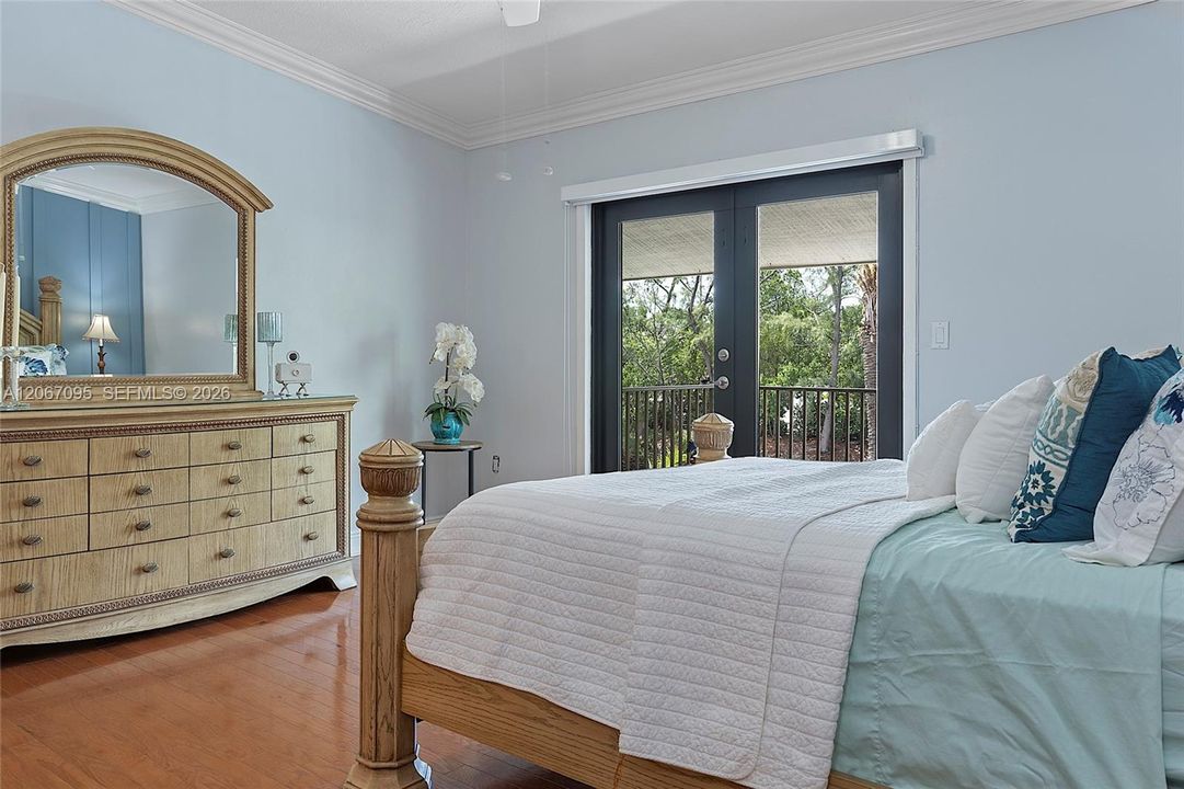 For Sale: $870,000 (3 beds, 2 baths, 1936 Square Feet)