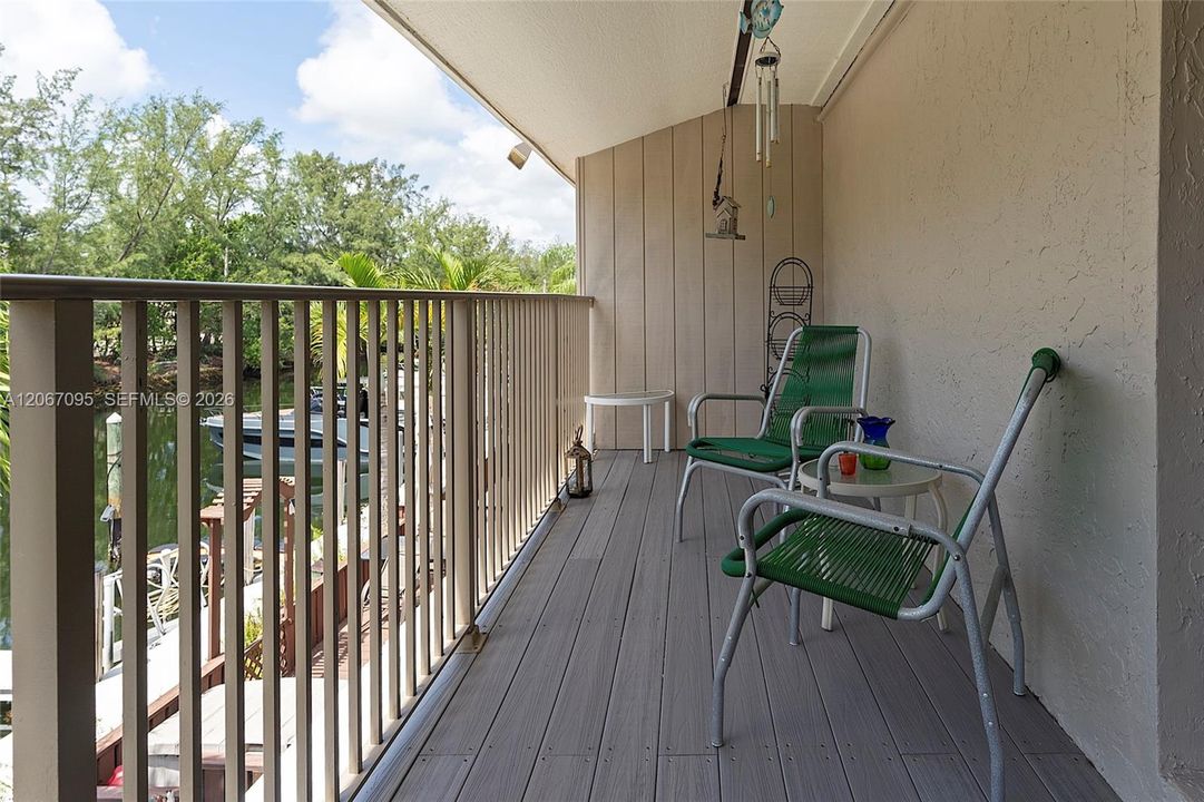 For Sale: $870,000 (3 beds, 2 baths, 1936 Square Feet)