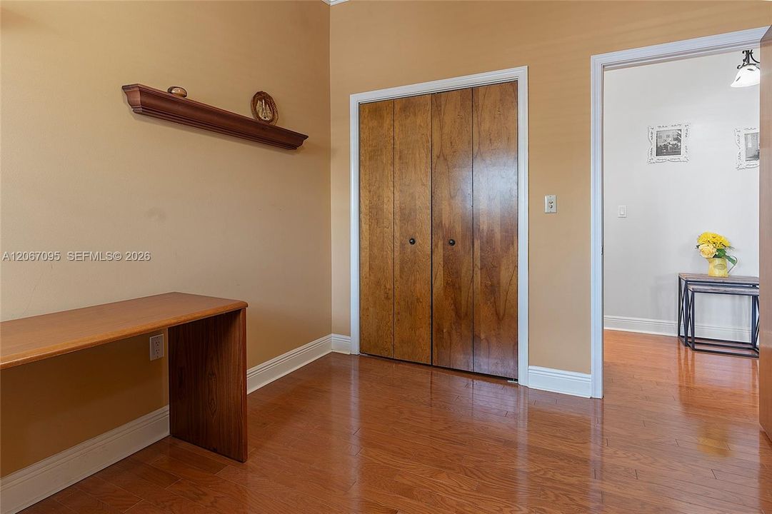 For Sale: $870,000 (3 beds, 2 baths, 1936 Square Feet)