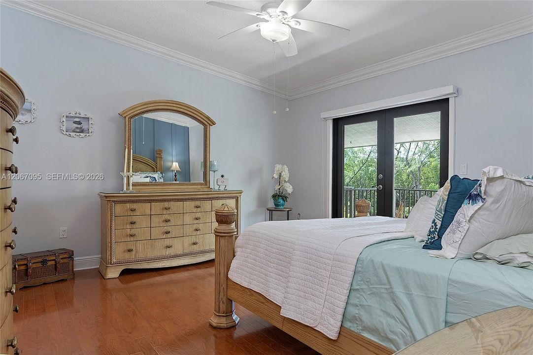 For Sale: $870,000 (3 beds, 2 baths, 1936 Square Feet)