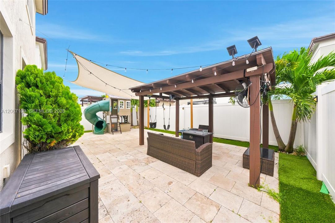 For Sale: $720,000 (4 beds, 2 baths, 1990 Square Feet)