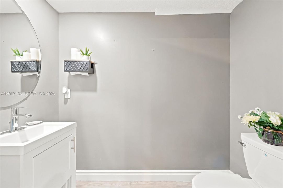 For Sale: $720,000 (4 beds, 2 baths, 1990 Square Feet)