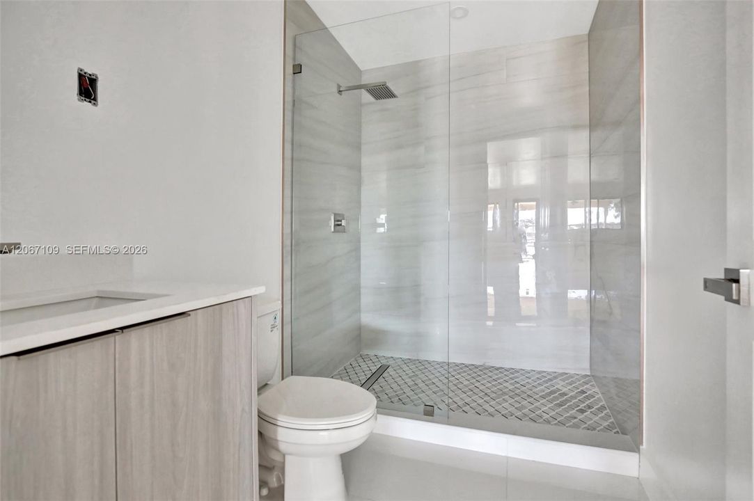 En Venta: $2,150,000 (5 camas, 5 baños, 2613 Pies cuadrados)