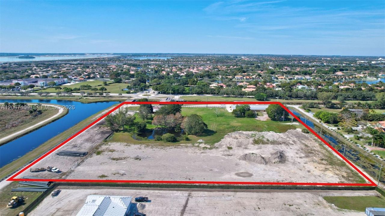 En Venta: $2,150,000 (5 camas, 5 baños, 2613 Pies cuadrados)