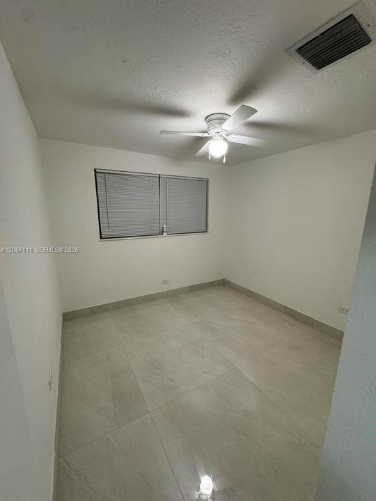 В аренду: $3,200 (3 спален, 1 ванн, 1314 Квадратных фут)