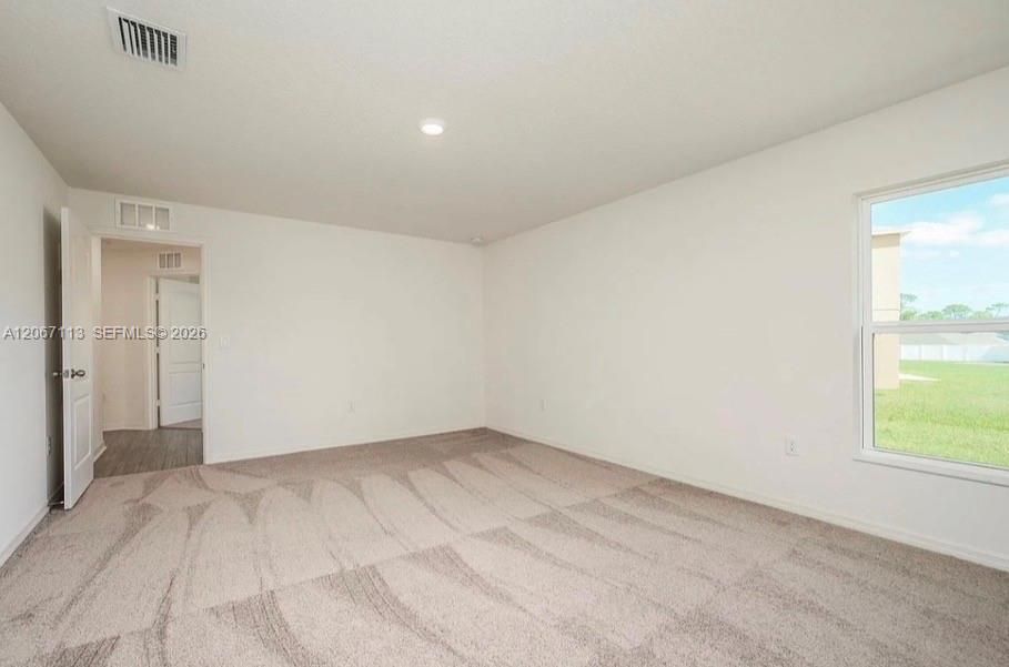 En Venta: $575,000 (5 camas, 3 baños, 1984 Pies cuadrados)