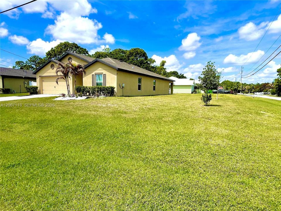 En Venta: $575,000 (5 camas, 3 baños, 1984 Pies cuadrados)