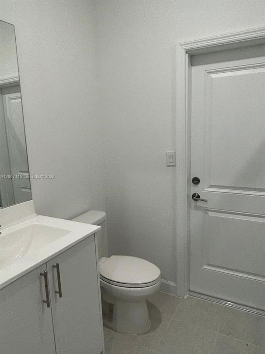 For Rent: $1,850 (1 beds, 1 baths, 3033 Square Feet)