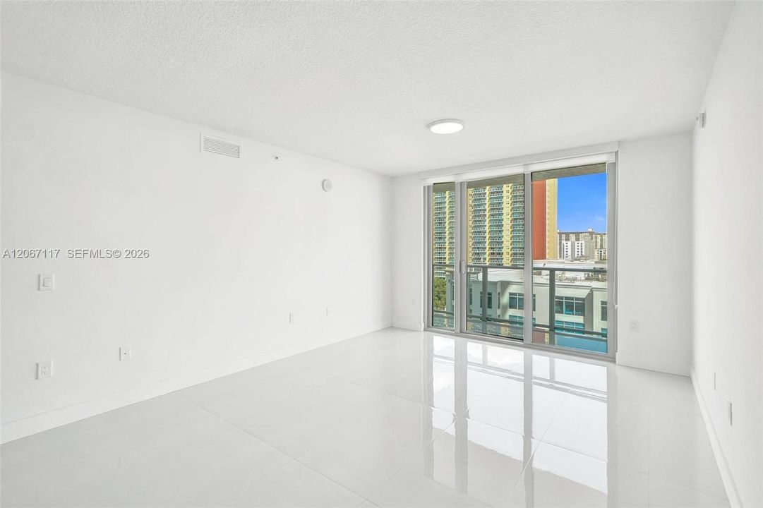For Sale: $930,000 (2 beds, 3 baths, 1541 Square Feet)